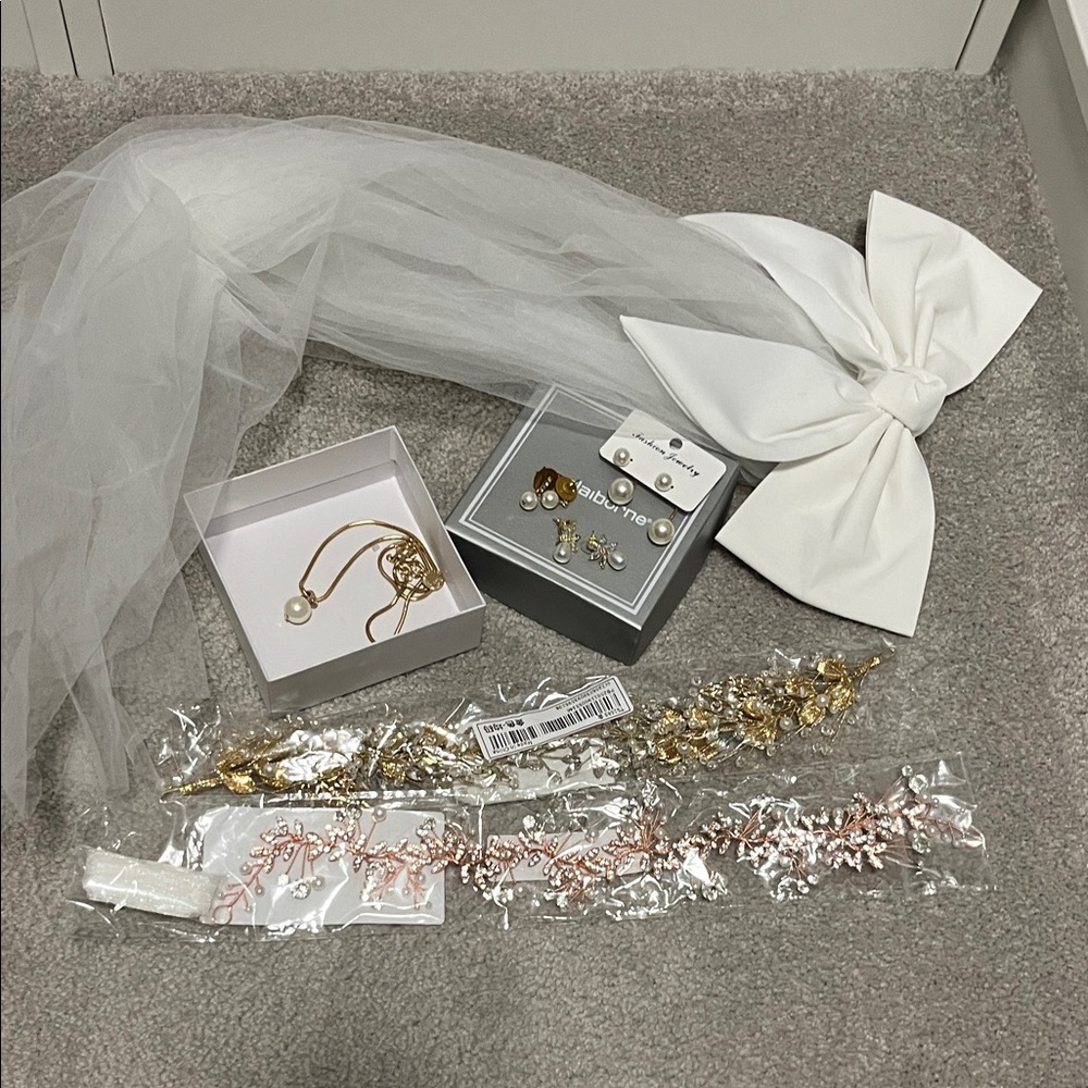 Wedding Women's Accessory Set